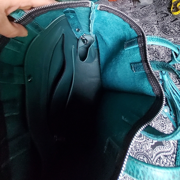 Turquoise bison leather zip tote bag with laptop pocket/cup holder - Picture 8 of 15